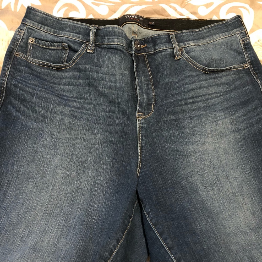 Torrid size 22 Sky High Skinny crop jeans